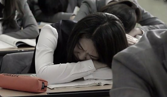 《学校2015》高恩星和郑秀仁什么关系 ？？？