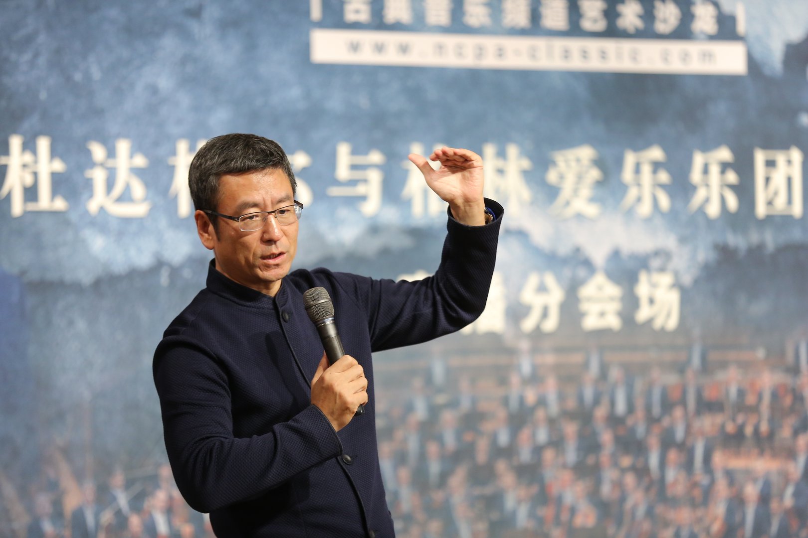 从敬佩到公敌，白岩松的面具揭开了，可能王朔当初的话没错，他说了什么？