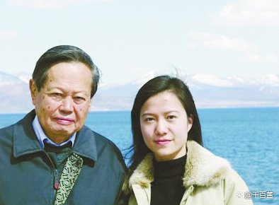 杨振宁为什么叫翁帆的父亲翁先生？