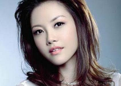 《铁齿铜牙纪晓岚》的主题曲是什么？？？