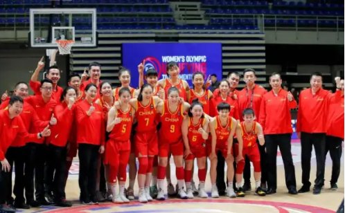 点赞！中国女篮亚军，追平历史最佳！女篮姑娘们为何这么厉害？
