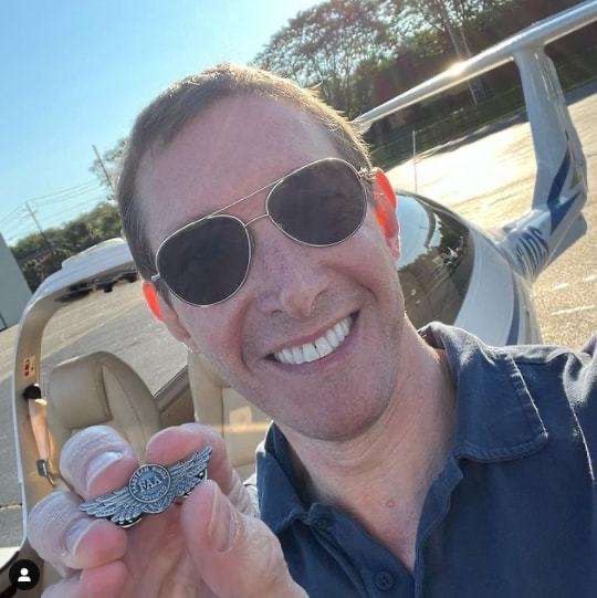 上月刚上太空的美国企业家坠机身亡，这位企业家在美国有多大的名望？