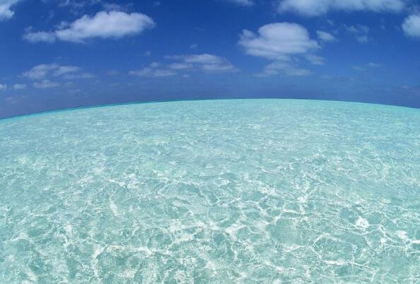 水是无色无味的，为什么有时候水喝起来是甜的？