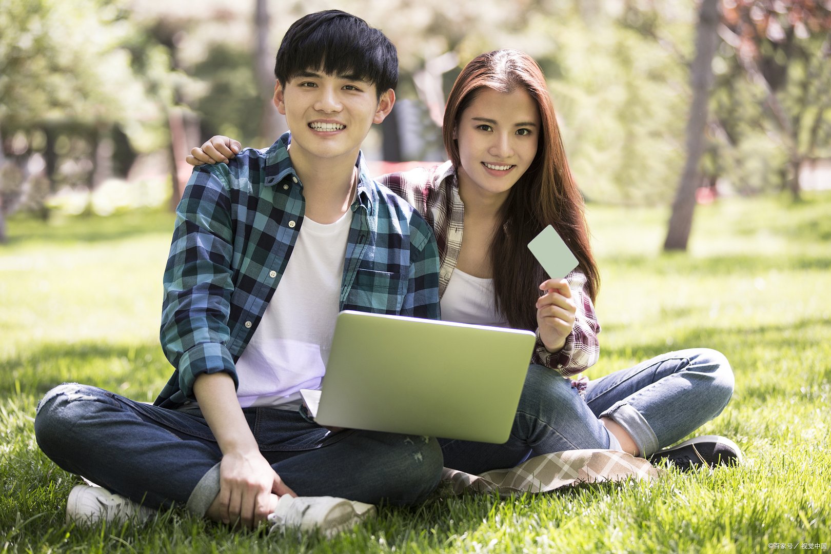 江苏男子花万元购冰墩墩收到Kitty猫，在网上购物时需要注意些什么？