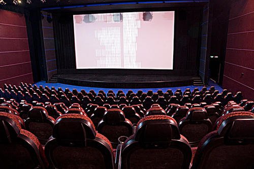 如何看待影院复工后全国单日票房首破4亿这件事?