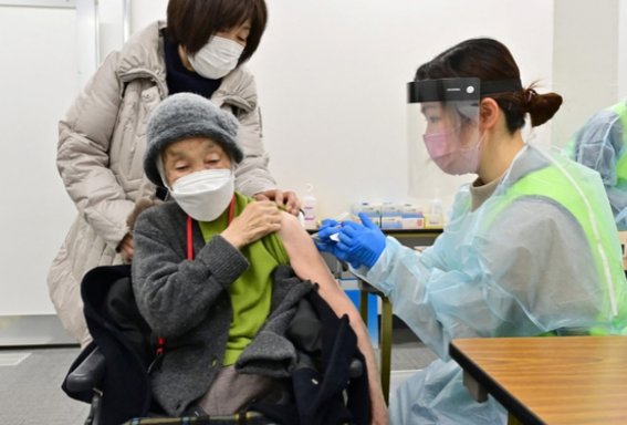 老年群体是防疫“躺平”最大受害者，疫情下，老年人的安全该如何保障？