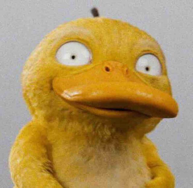 娶了一个二婚女人带着一个男孩,她她儿子都八岁了,还天天跟她儿子睡,这是怎么？