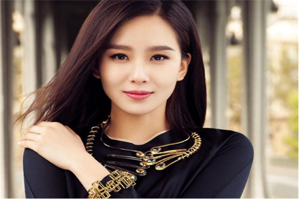 吴奇隆妈妈很强势，刘诗诗和他妈妈的感情怎么样？