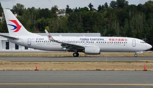 坠机事故相关机型复飞引发热议，对此东航客服作何回应？