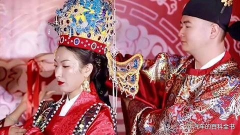 婆婆耗时1年为儿媳做婚礼凤冠，如何看待婆婆的行为呢？