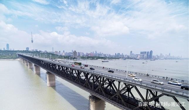 武汉迎来了“解封”两周年,武汉是如何“浴火重生”的?