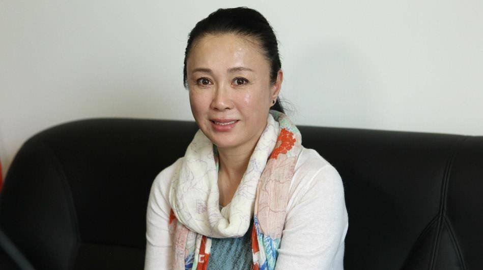 傅艺伟几个儿子啊