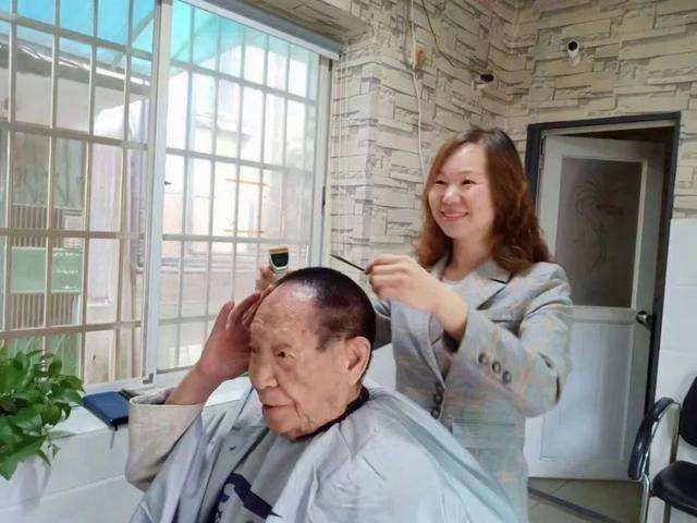 袁花花是谁的猫？