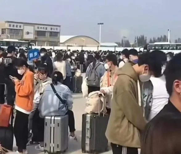 郑州富士康现状：薪资翻倍，留“老人”招新人，这种做法靠谱吗？