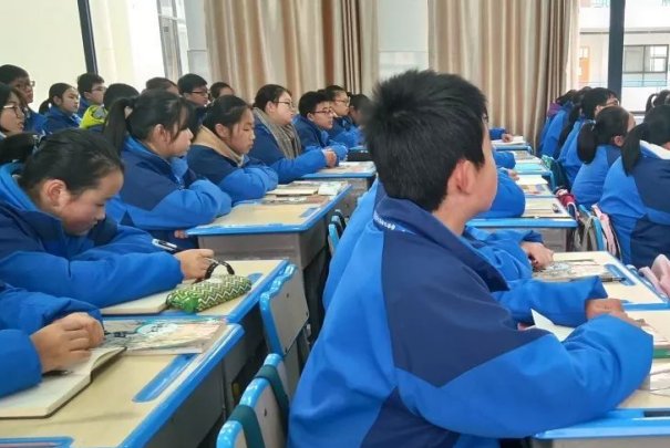 争分夺秒的意思答： 一分一秒也不放过。形容充分利用时间