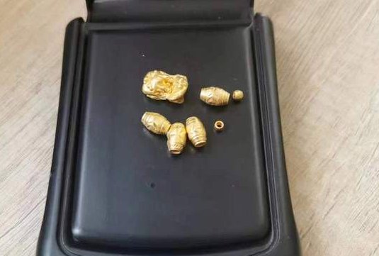 南京一男子为送女友礼物竟偷女同事口红，是怎样被发现的？
