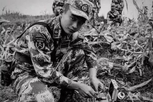 牺牲几个军人的生命救一个中国公民值得吗