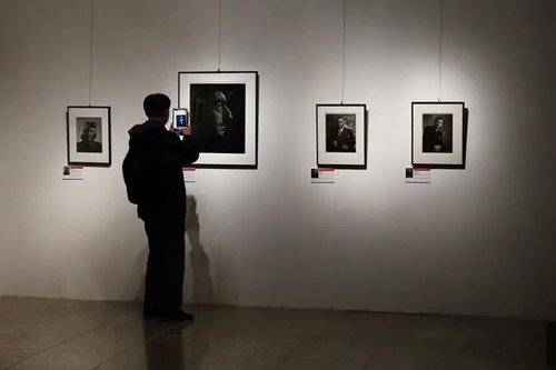 《愤怒的丘吉尔》被盗，被用仿品替换，该作品有多大价值？