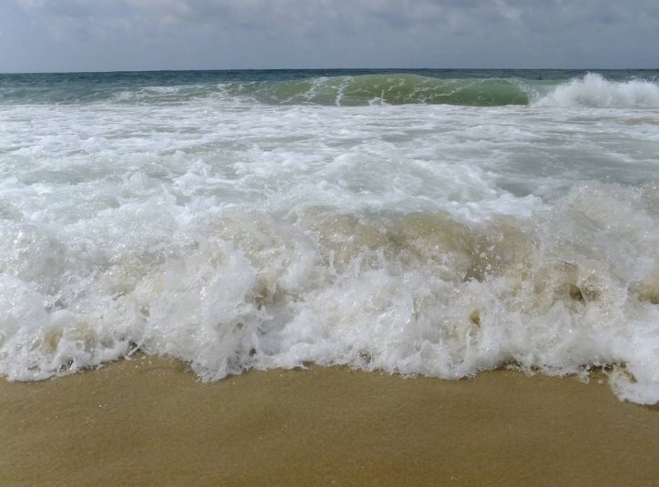 长江后浪推前浪，世上今人胜古人是什么意思