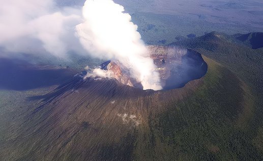 令人心痛！5人在攀登俄罗斯一火山途中遇难，为何外国人喜欢冒险？