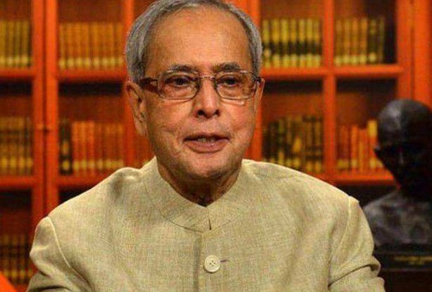 印度前总统确诊新冠，他是如何被感染的？