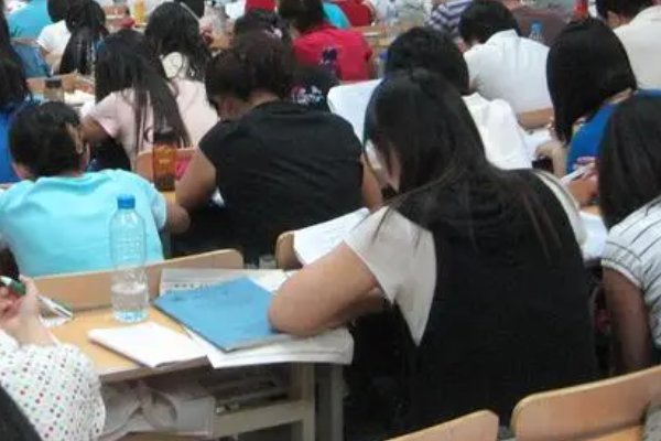 漫游的意思是什么