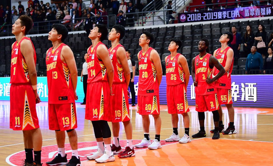 名嘴评沈梓捷和贺希宁言语冲突，二人是因何发生冲突的？