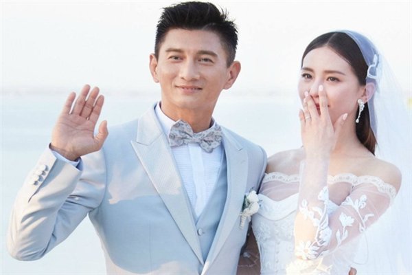 吴奇隆妈妈很强势，刘诗诗和他妈妈的感情怎么样？