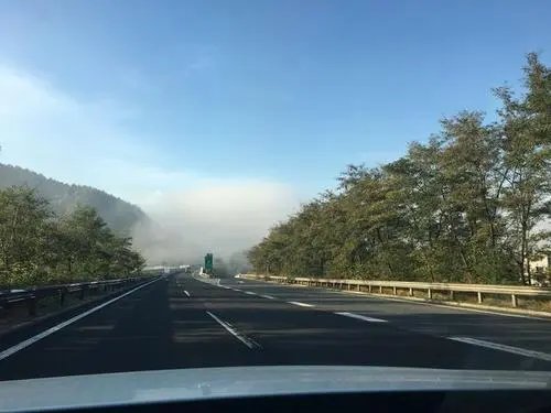 高速公路上时速120公里,连续驾驶10个小时,对车子有何影响?
