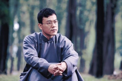 《北平无战事》里梁经伦后来怎么样了？