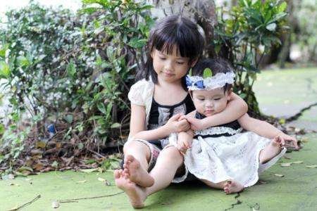 耳机被妹妹弄坏，我该怎么办？