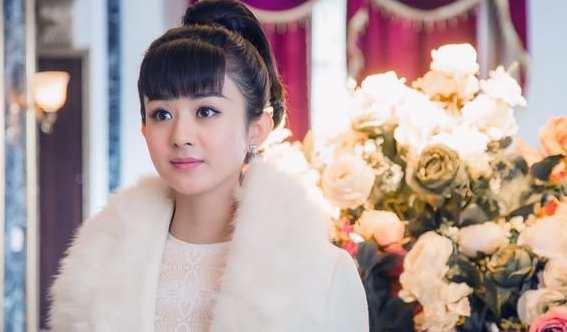 新月饭店老板的女儿新月怎么死的