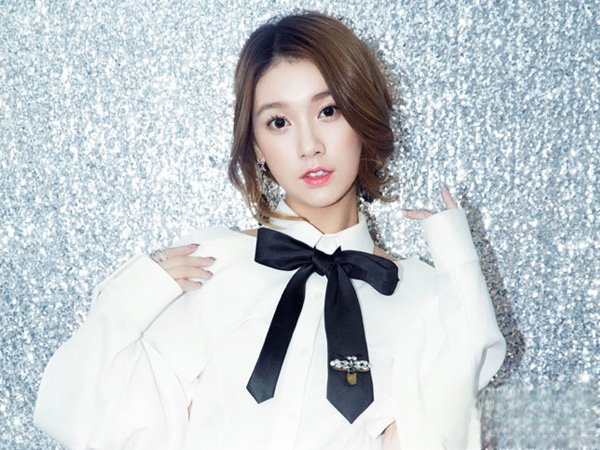 女演员程砚秋男朋友是谁，现改名程砚萩个人资料家庭背景介绍