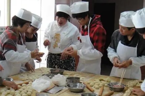 学西点要多少钱？