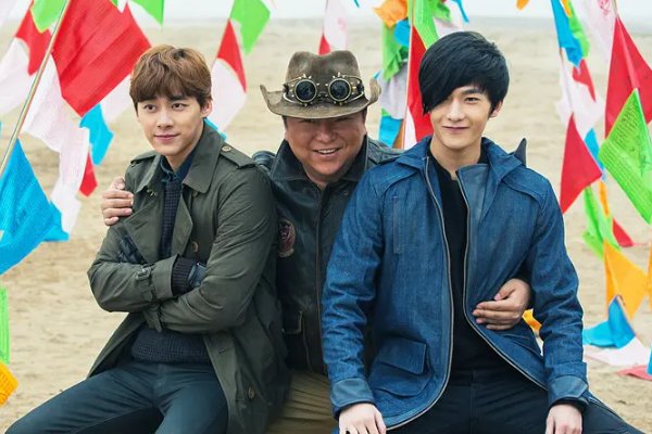 《盗墓笔记》里，那个血尸到底是谁？