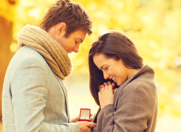 只是嘴上说爱你，却在玩弄你感情的男人，从不会给你哪些东西？