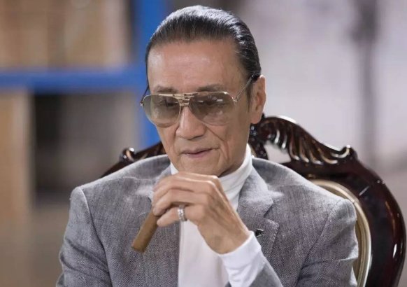 83岁谢贤深夜突发脑梗去世，经纪人火速回应此谣言，谢贤的身体状况如何？