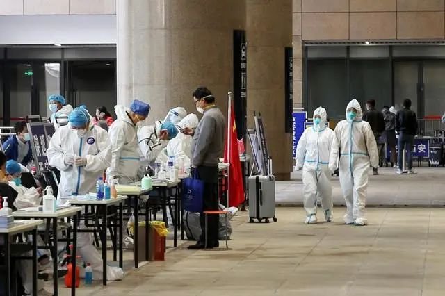 西安7名核酸阳性者为同一旅游团人员，他们的流调轨迹是怎样的？